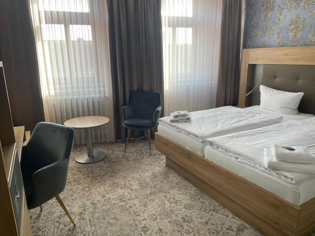 Hotel Schwarzer Adler Тангермюнде Екстер'єр фото