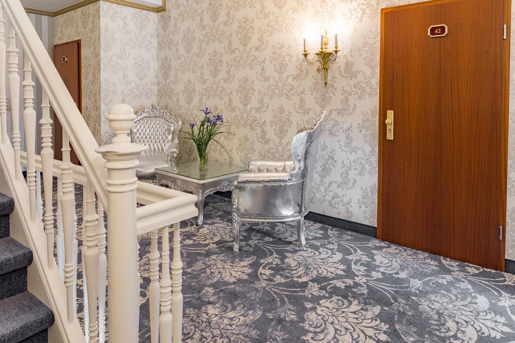 Hotel Schwarzer Adler Тангермюнде Екстер'єр фото