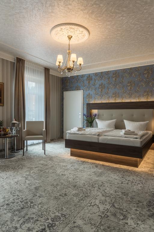 Hotel Schwarzer Adler Тангермюнде Екстер'єр фото