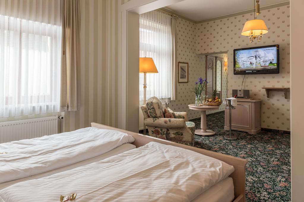 Hotel Schwarzer Adler Тангермюнде Екстер'єр фото